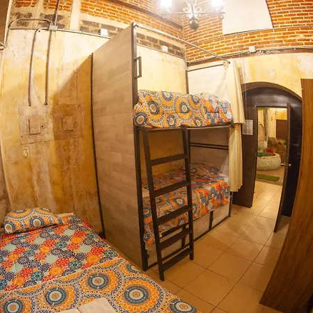 Hot Chipilin Hostel Antigua Exterior photo